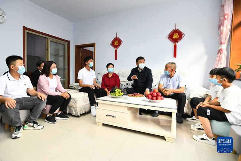 Т?ра?а Си Цзиньпин Чэндэда ?ызметт?к тексер?с ж?рг?зд?