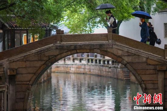 Сучжоуды? Тунли ежелг? ауылыны? тамаша т?рл?г?мен танысы?ыз