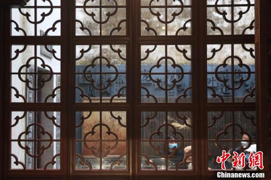 Сучжоуды? Тунли ежелг? ауылыны? тамаша т?рл?г?мен танысы?ыз