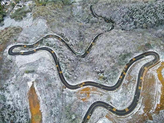 Аньхой ?лкес? Луцзян ауданыны? даласы а? к?рпе жамылды