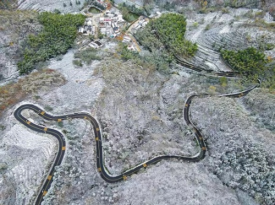 Аньхой ?лкес? Луцзян ауданыны? даласы а? к?рпе жамылды