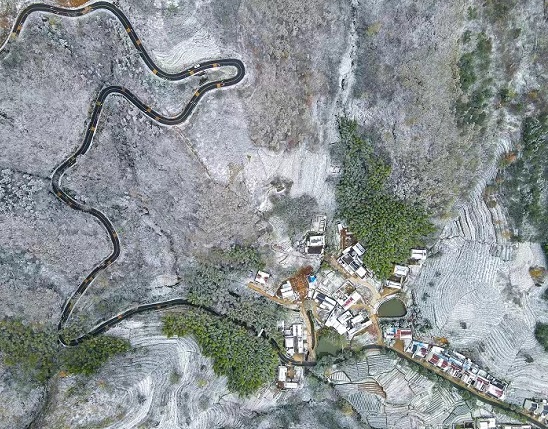 Аньхой ?лкес? Луцзян ауданыны? даласы а? к?рпе жамылды