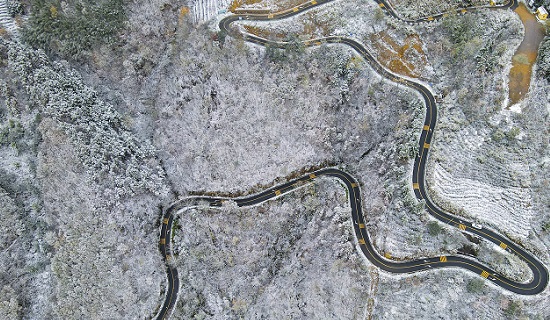 Аньхой ?лкес? Луцзян ауданыны? даласы а? к?рпе жамылды