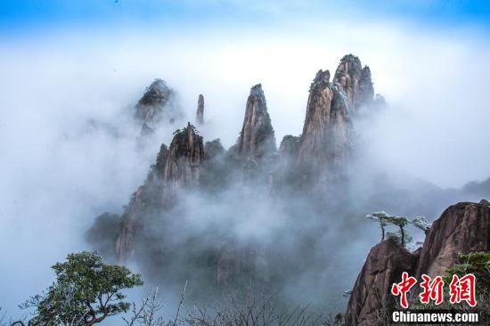 Цзянси ?лкес? Саньцин тауыны? ?сем к?р?н?с?