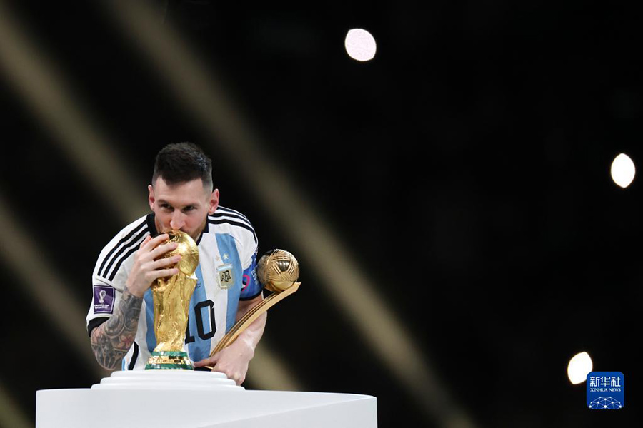 Аргентина ?лем чемпионатын же??п алды. Месси алтын Кубокт? с?й?п, т?бес?не к?терд?!