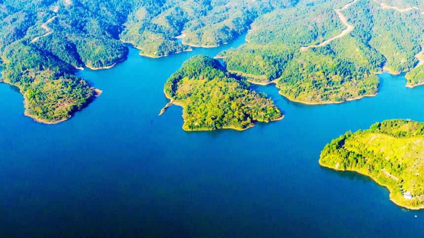 Диннань, Цзянси: экологиялы? су айдыныны? к?ркем пейзажы