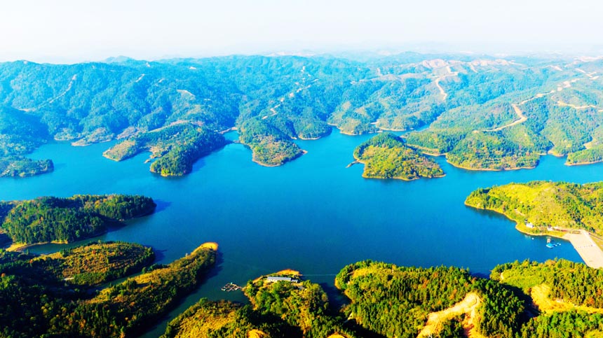 Диннань, Цзянси: экологиялы? су айдыныны? к?ркем пейзажы