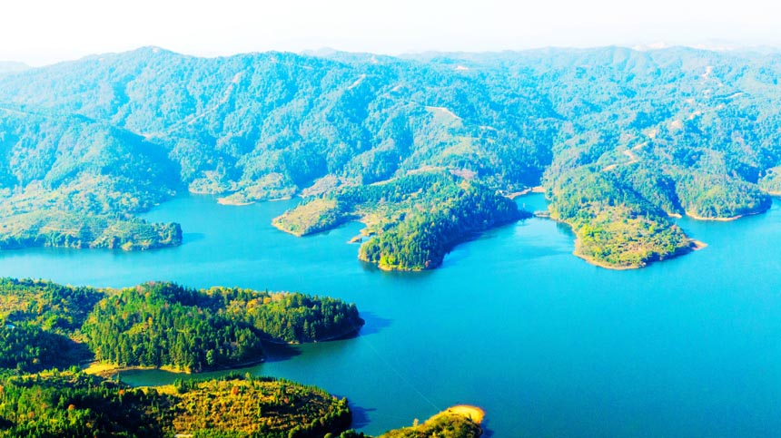 Диннань, Цзянси: экологиялы? су айдыныны? к?ркем пейзажы