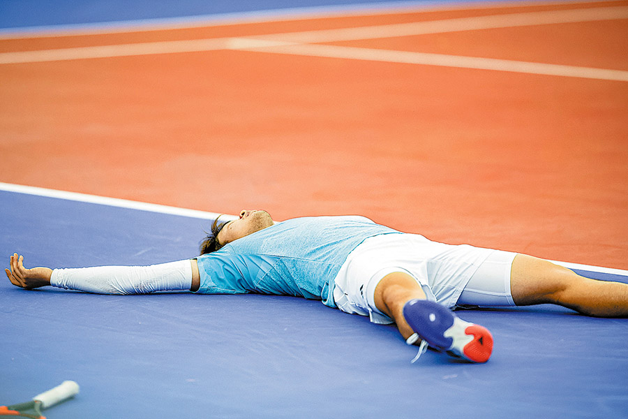 ?ытайлы? теннисш? тарихта т???ыш рет АТР турнир?н ?тып алды