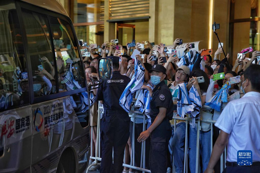 Месси Бейж??ге келед?