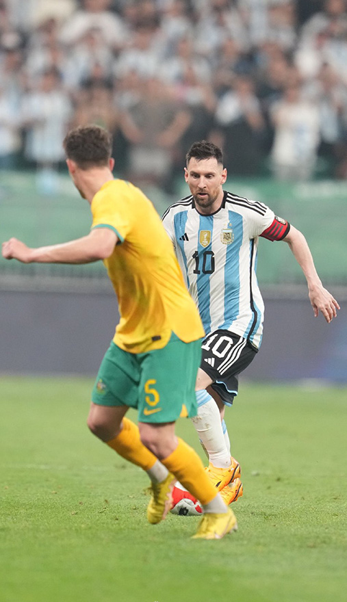 Месси ала?да толы? ойын к?рсетт?! Аргентина Австралияны 2-0 есеб?мен же?д?