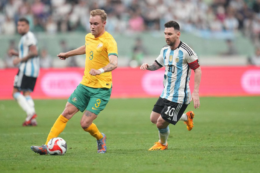 Месси ала?да толы? ойын к?рсетт?! Аргентина Австралияны 2-0 есеб?мен же?д?
