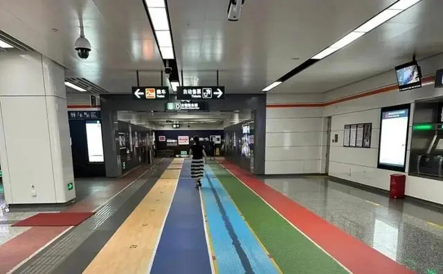 Ханчжоу ж?г?ру жолы метро станциясына орналасты