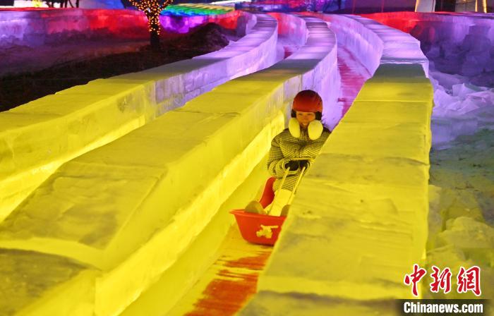 Чанчунда 512,6 метрл?к супер ?зынды?та?ы м?з сыр?ана?ы жасалды