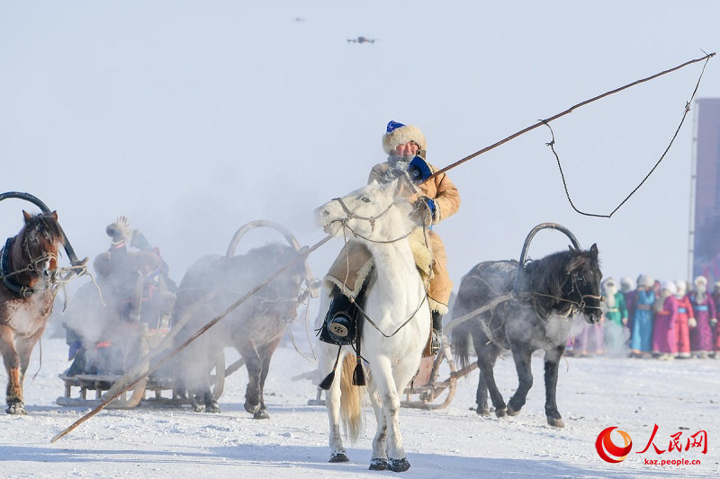 ?шк? Мо???лды? Хулуньбуир сахарасында ?ар-м?з Надам мерекес? ашылды