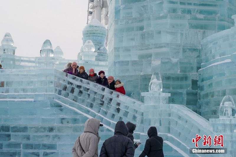 Харбинь ?ар-м?з ?лем?н?? к?нд?зг? к?р?н?с?н тамашала?ыз