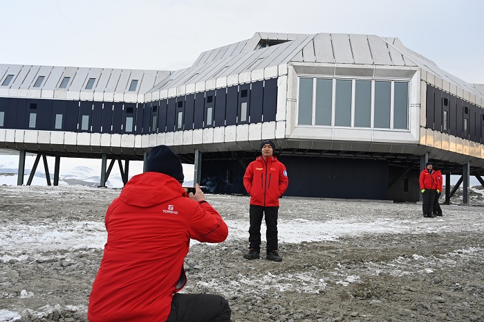 Си Цзиньпин ?ытайды? Антарктидада?ы Циньлин станциясыны? ашылып ж?не ?ске ?осылуына ??тты?тау хат жолдады