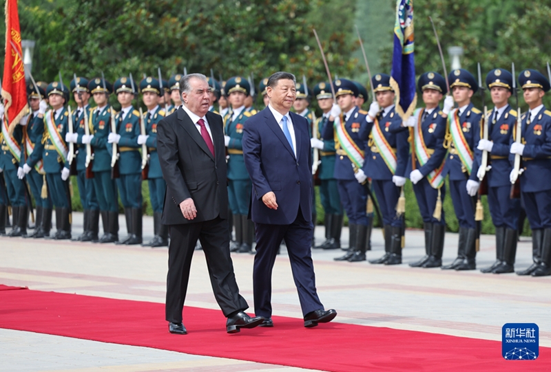 ?ХР Т?ра?асы Си Цзиньпин мен Т?ж?кстан Президент? Рахмон жа?а д?у?рде ?ытай мен Т?ж?кстан арасында жан-жа?ты стратегиялы? сер?ктест?к орнатыл?анын жариялады