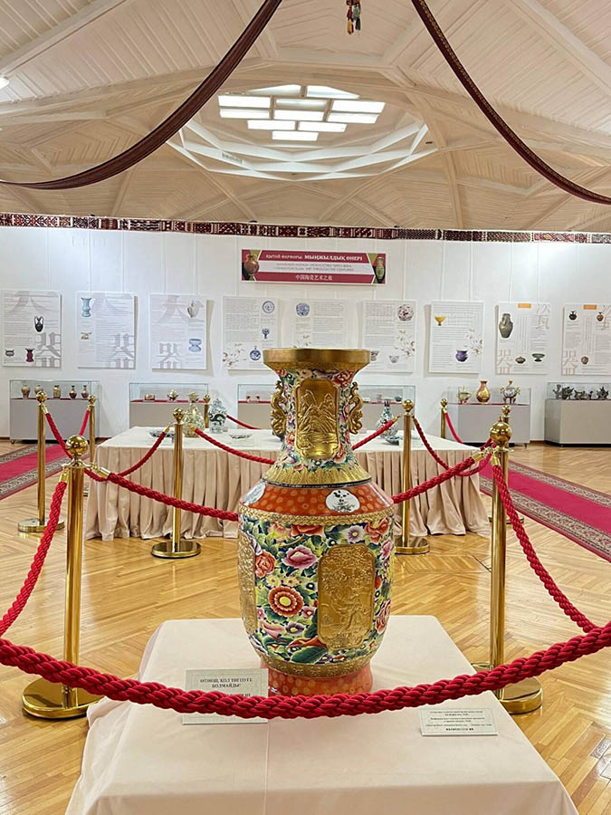 ??ытай Керамикалы? ?нер?н?? саяхаты? атты ?нер жина?ыны? турист?к к?рмес? ?аза?станда ?тт?