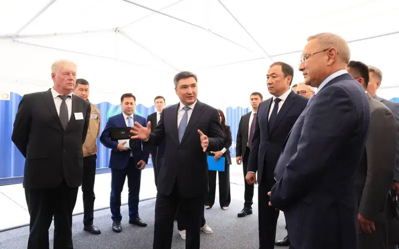 Олжас Бектенов ?ХР шекарасында?ы к?л?к-логистика саласы ахуалымен танысты