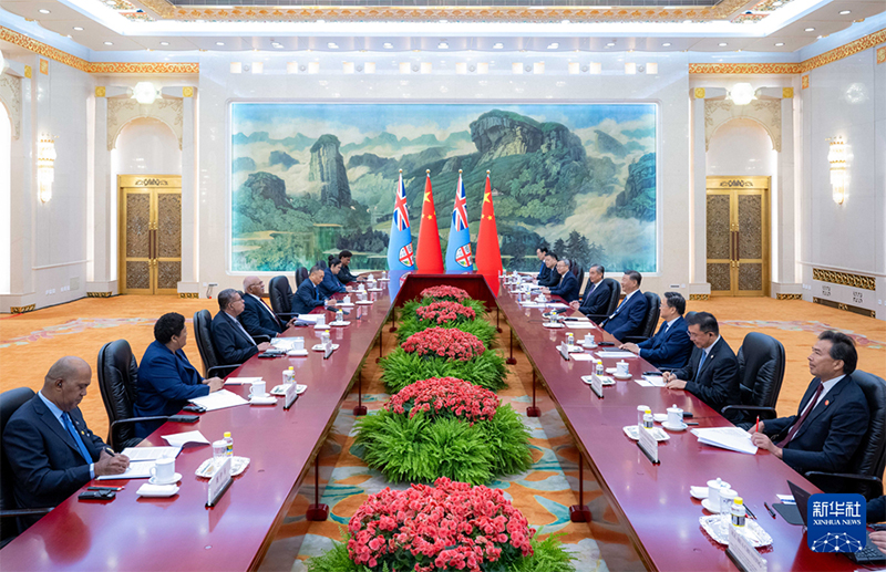 Си Цзиньпин Фиджи премьер-министр? Ситивени Рабукамен кездест?