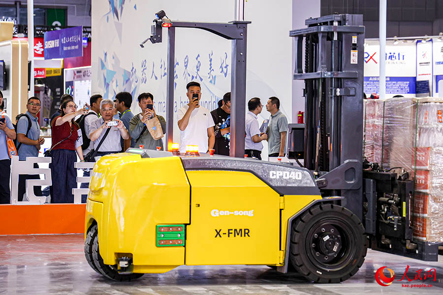 24-?нш? ?ытай Халы?аралы? ?нерк?с?п ж?рме?кес? ашылды