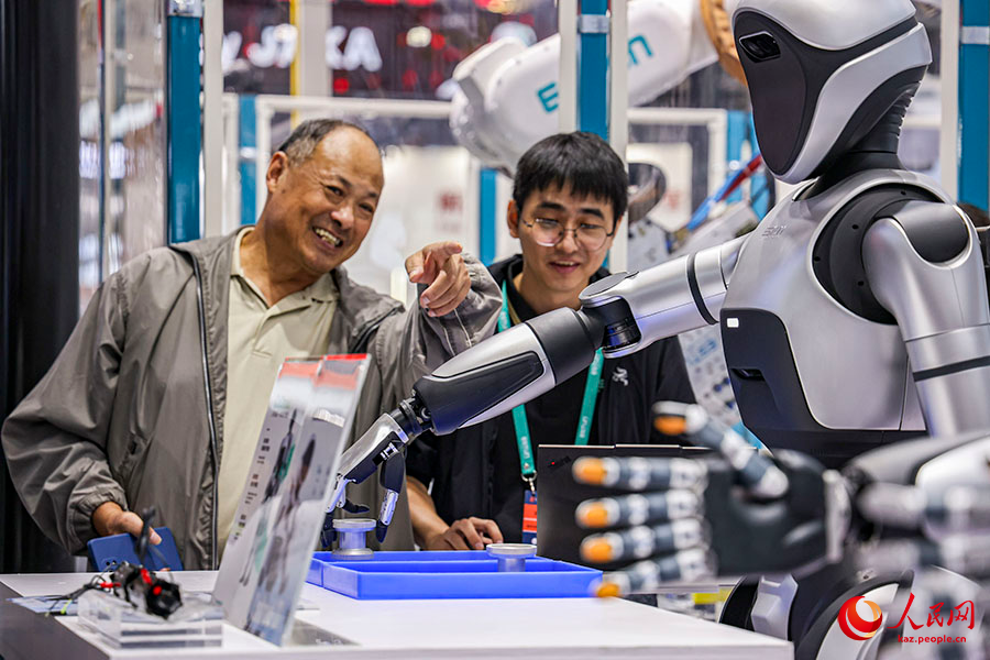 24-?нш? ?ытай Халы?аралы? ?нерк?с?п ж?рме?кес? ашылды