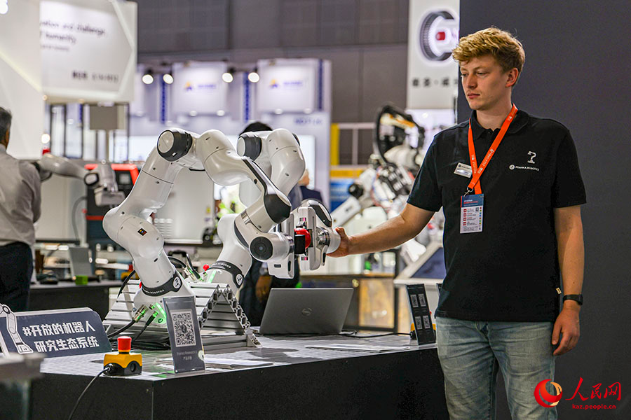 24-?нш? ?ытай Халы?аралы? ?нерк?с?п ж?рме?кес? ашылды