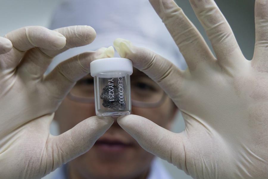 ?ытайлы? ?алым: Айды? арт?ы жа?ында?ы ?лг?лер алды??ы б?л?г?нен айтарлы?тай ерекшеленед?