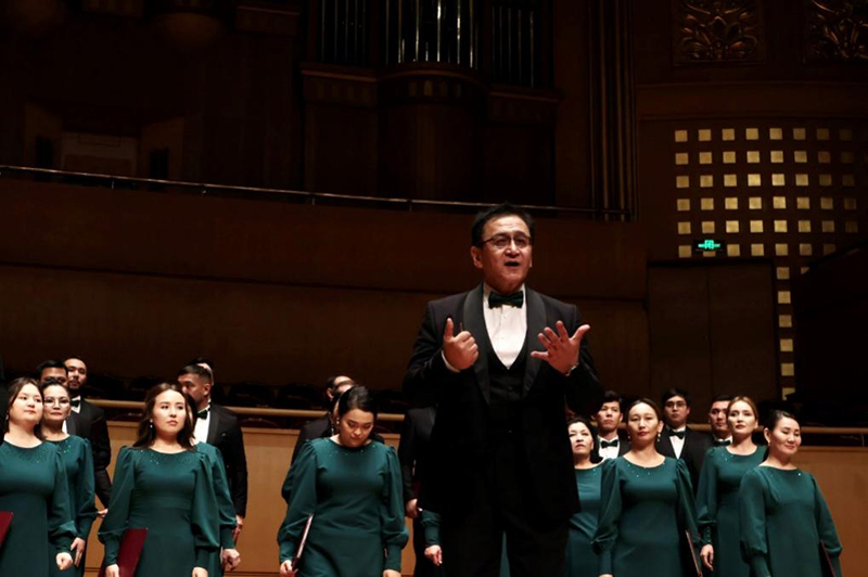 ?аза?станды? хор Уханьда ?Хуанхэ хорын? орындады