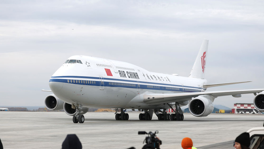 Си Цзиньпин БРИКС к?шбасшыларыны? 16-ыншы кездесу?не ?атысу ?ш?н ?азан ?аласына жетт?