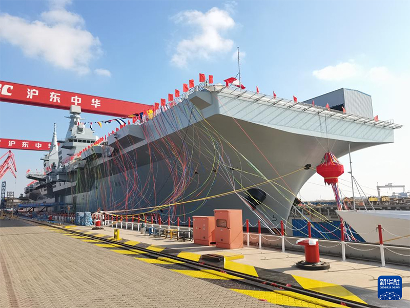 ?ытай ?скери-те??з к?штер?н?? 076 амфибиялы? шабуыл кемес? Шанхайда су?а т?с?р?лд?