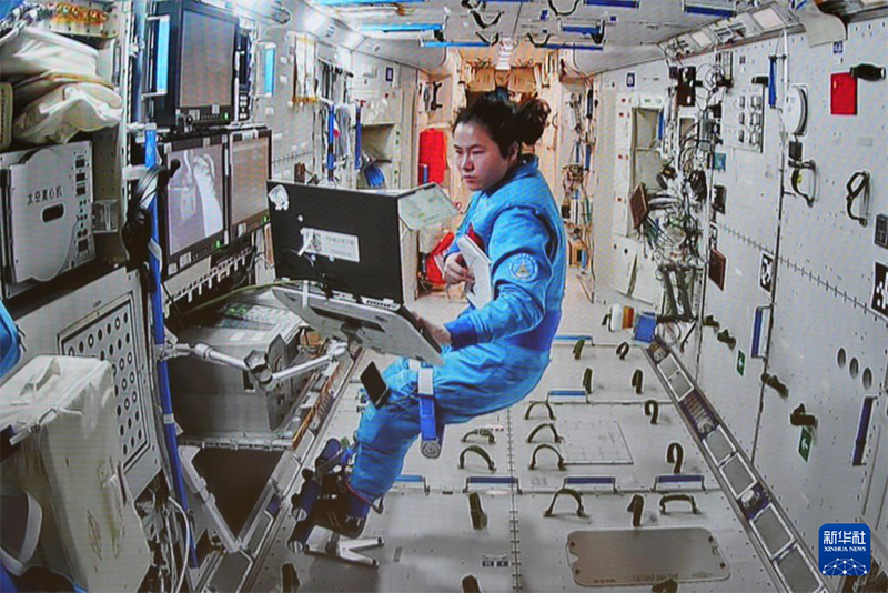 ?Шэньчжоу-19? ?арышкерлер? ек?нш? рет кабинадан шы?уды ая?тады