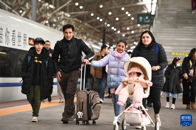 К?ктемг? тасымал К?ктем мерекес? алдында жолаушылар а?ыныны? шы?ына жетт?