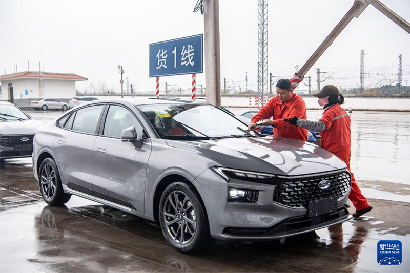 Жылан жыл?ы авток?л?к экспорты ал?аш?ы ?адамын ?ар?ынды бастады