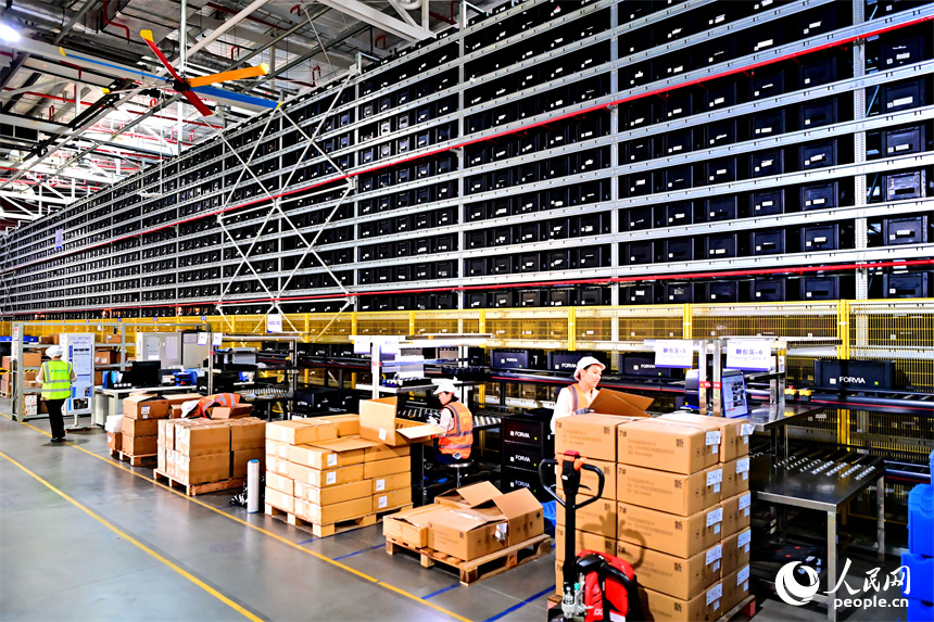 Фэнчэн, Цзянси: Интеллектуалды ?нд?р?с сапа мен ти?мд?л?кт? арттырды