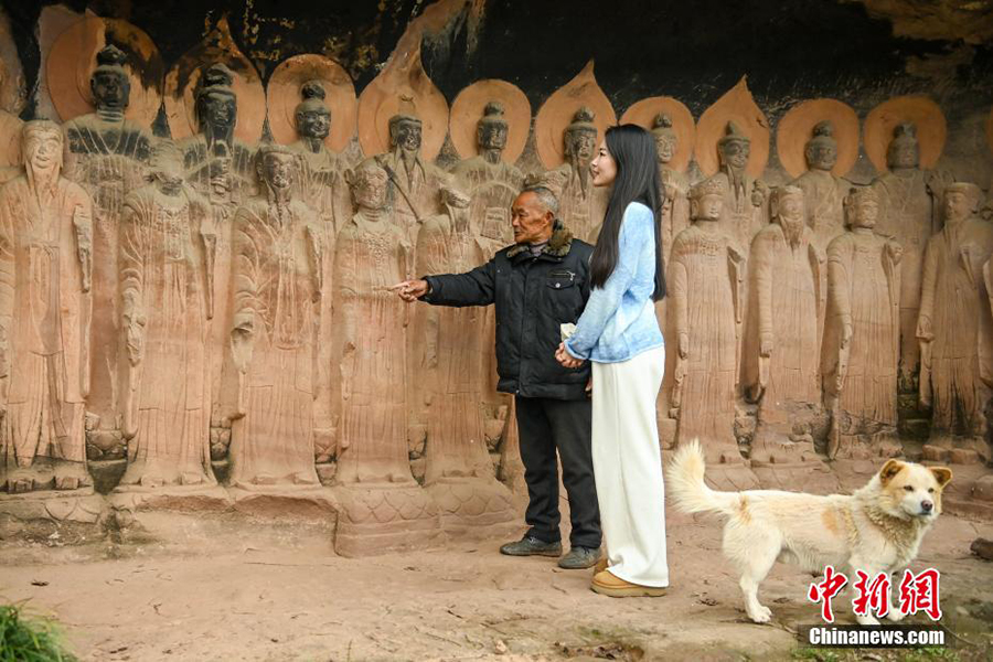 Сычуанны? Мэйшанында?ы тау арасына жасырын?ан жартас м?с?ндер