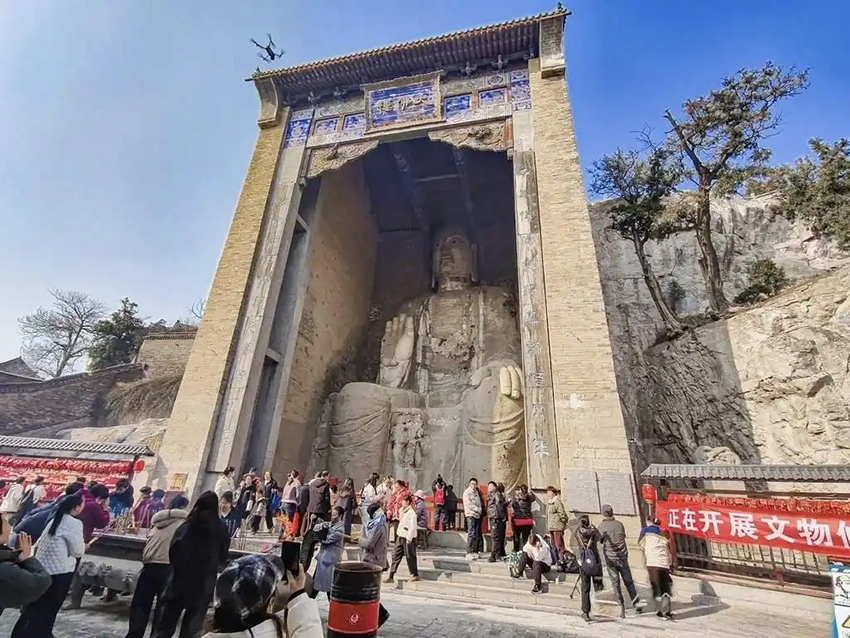 1700 жылды? жартаста?ы Будда м?с?н?н к?рдел? ж?ндеу басталды