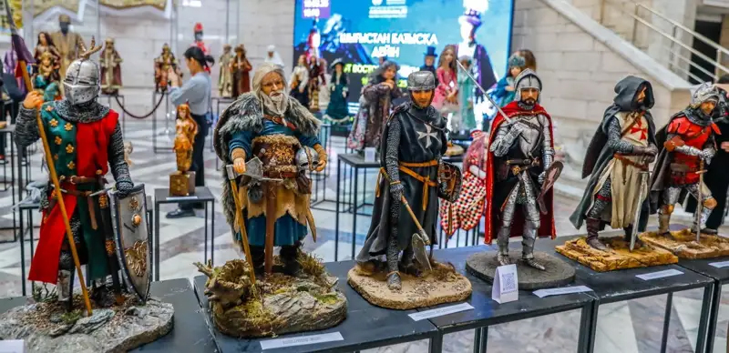 Алматыда 100-ден астам ?уырша? ?ойыл?ан к?рме ашылды