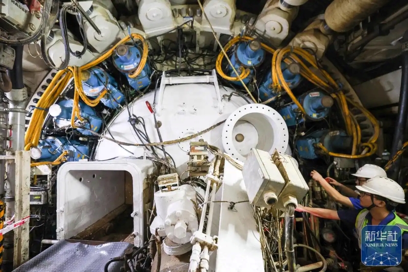 Са?атына 350 км жылдамды?пен ж?рет?н ?лемдег? ал?аш?ы б?р ш???ырлы, ?ос жола?ты те??з астында?ы жо?ары жылдамды?ты тем?ржол туннел? ?ске ?осылды