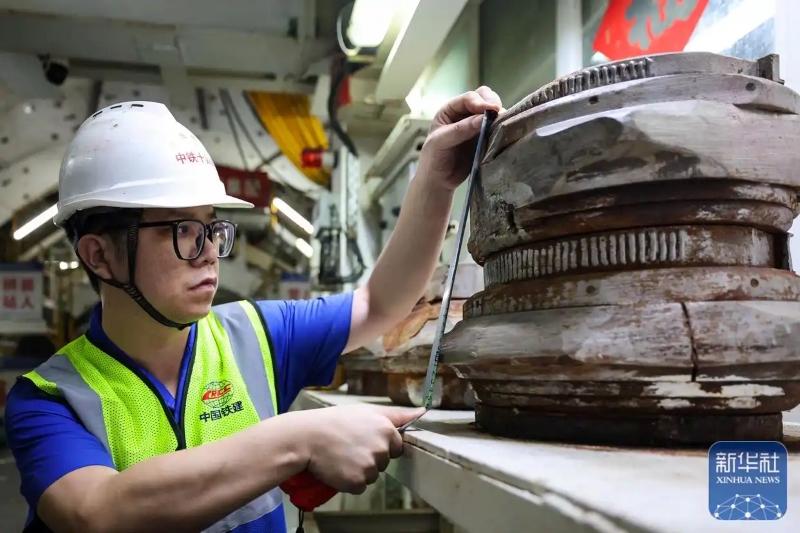 Са?атына 350 км жылдамды?пен ж?рет?н ?лемдег? ал?аш?ы б?р ш???ырлы, ?ос жола?ты те??з астында?ы жо?ары жылдамды?ты тем?ржол туннел? ?ске ?осылды