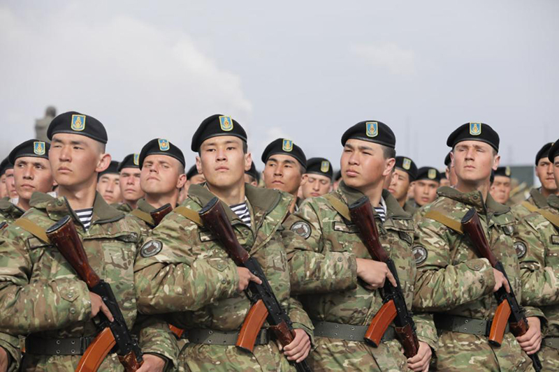 Же??ст?? 80 жылды?ы: ?аза?станды? БА? Астанада парад?а дайынды? ?алай ?т?п жат?анын к?рд?