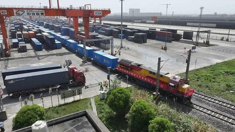 Чэнду ?аласынан ал?аш?ы Орталы? Азия пойызы жол?а шы?ты