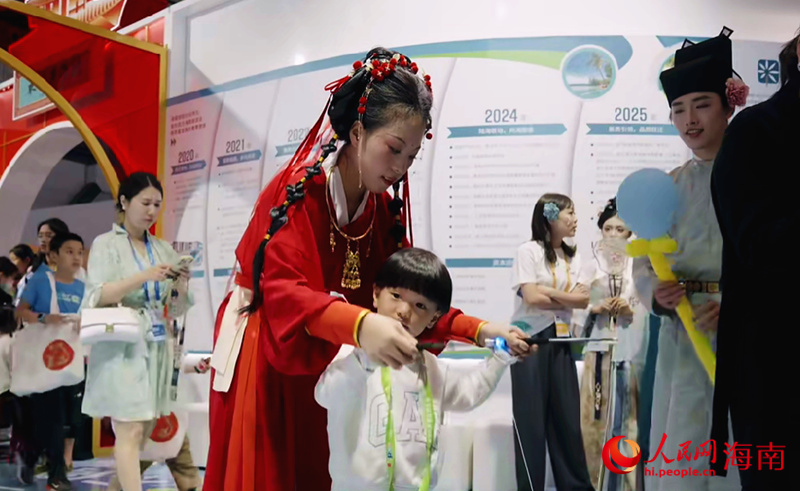 Т?тыну тауарлары к?рмес?ндег? ?ытай элементтер?н ?амты?ан отанды? ?с?нд? б?йымдар?