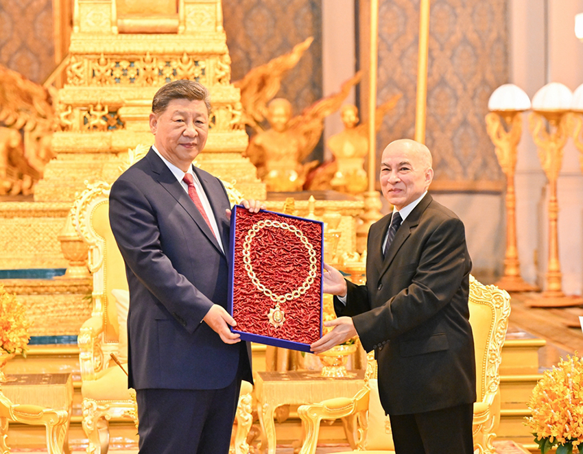 Си Цзиньпин Камбоджа Корол? Сихамонимен кездест?