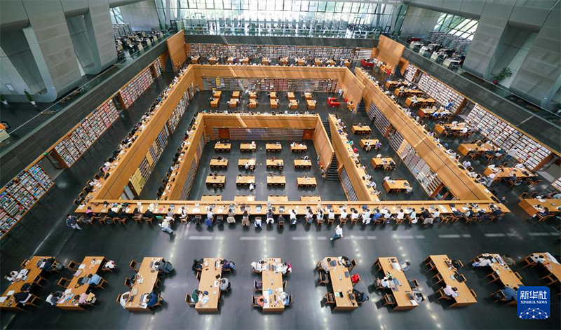 Б?г?н - Д?ниеж?з?л?к к?тап о?у к?н?