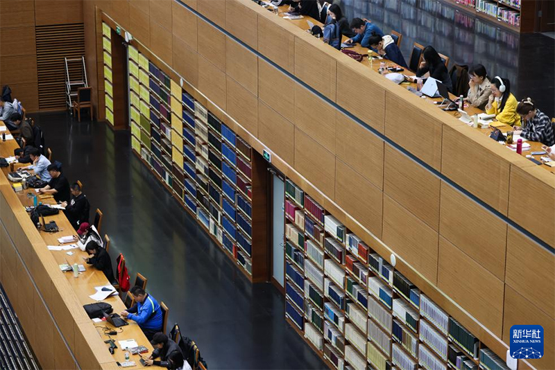 Б?г?н - Д?ниеж?з?л?к к?тап о?у к?н?