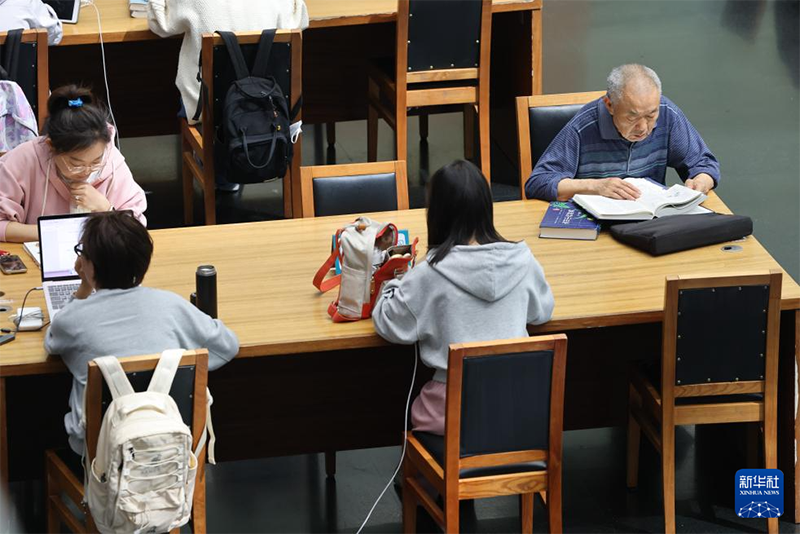 Б?г?н - Д?ниеж?з?л?к к?тап о?у к?н?