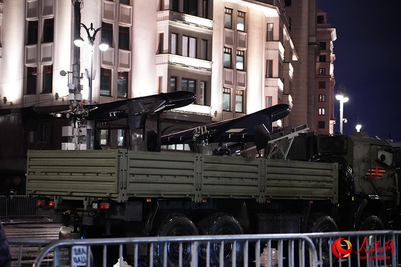 ?ытайды? ??рмет ?арауылы М?скеудег? ?ызыл ала?да ?скери парадты? дайынды?ына ?атысты