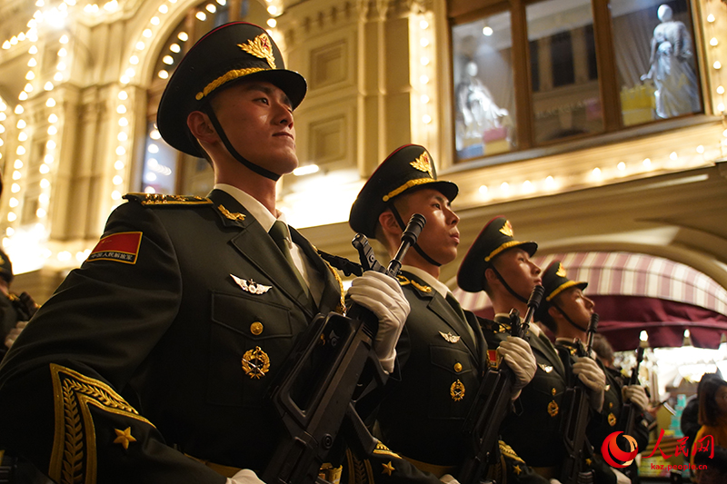 ?ытайды? ??рмет ?арауылы М?скеудег? ?ызыл ала?да ?скери парадты? дайынды?ына ?атысты